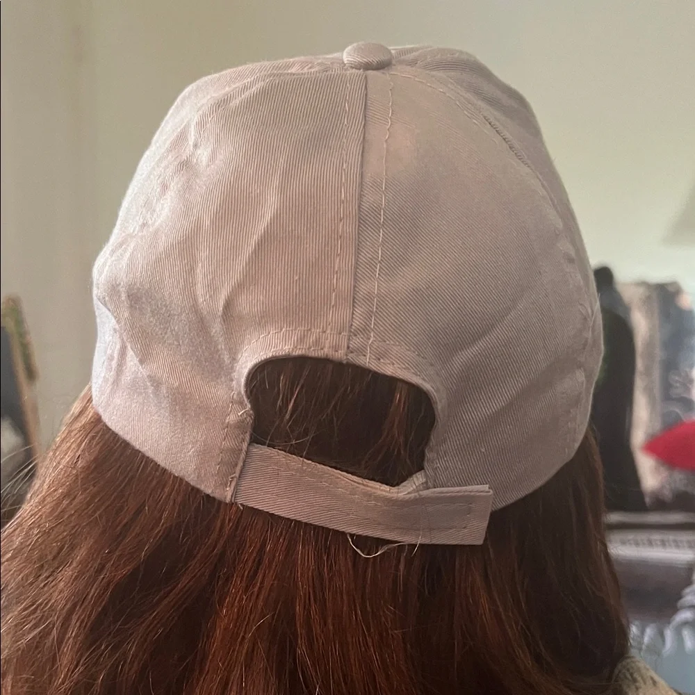 #0644** Unisex White Horse Thunder Cap ( WHT) Art fabric painting .